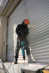 MAKITA HM1214C ELEKTROPNÖMATİK KIRICI